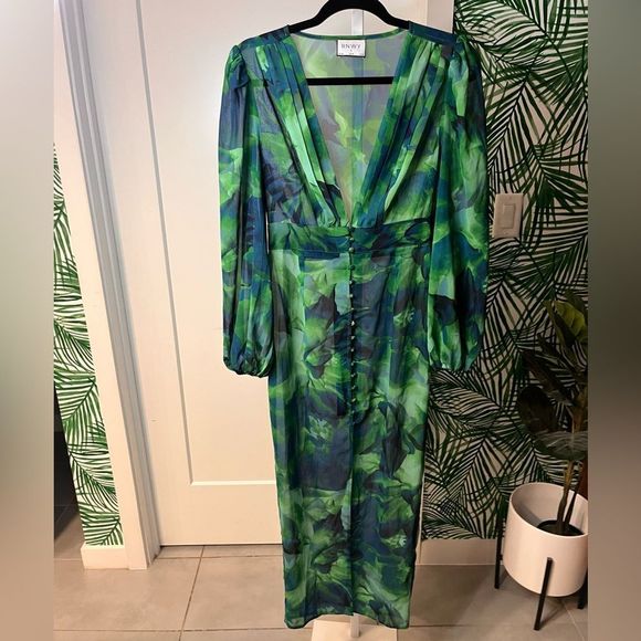 Runaway The Label Calista Flare Midi Dress, size 4, EUC - Picture 2 of 10